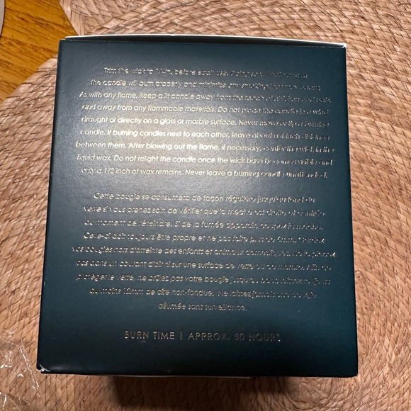 Ellis Brooklyn VERB
TERRIFIC SCENTED CANDLE 6.5 oz NWT - Picture 4 of 9